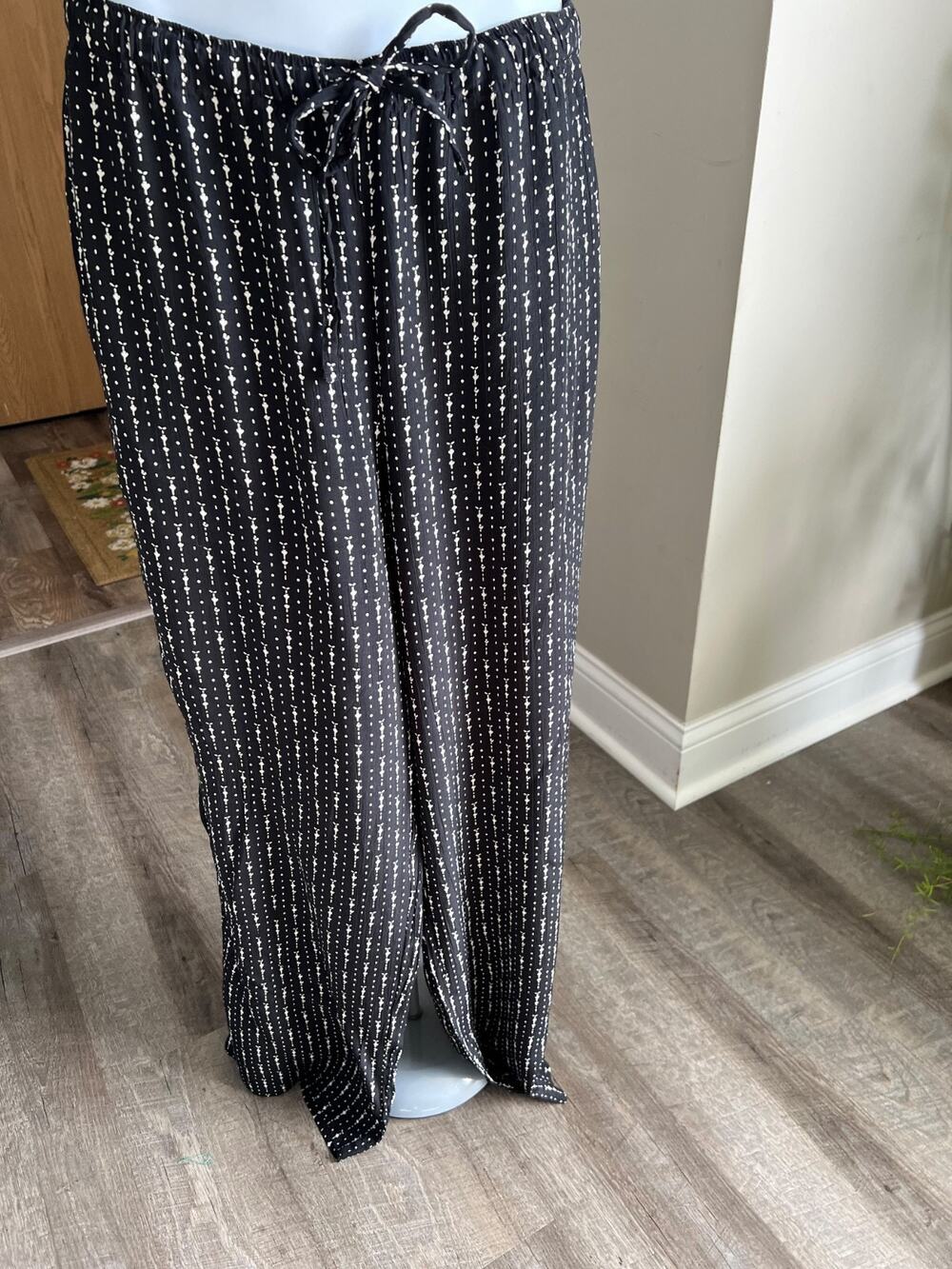 Henri Bendel NY Black/White Wide Leg Pants Size M #813
